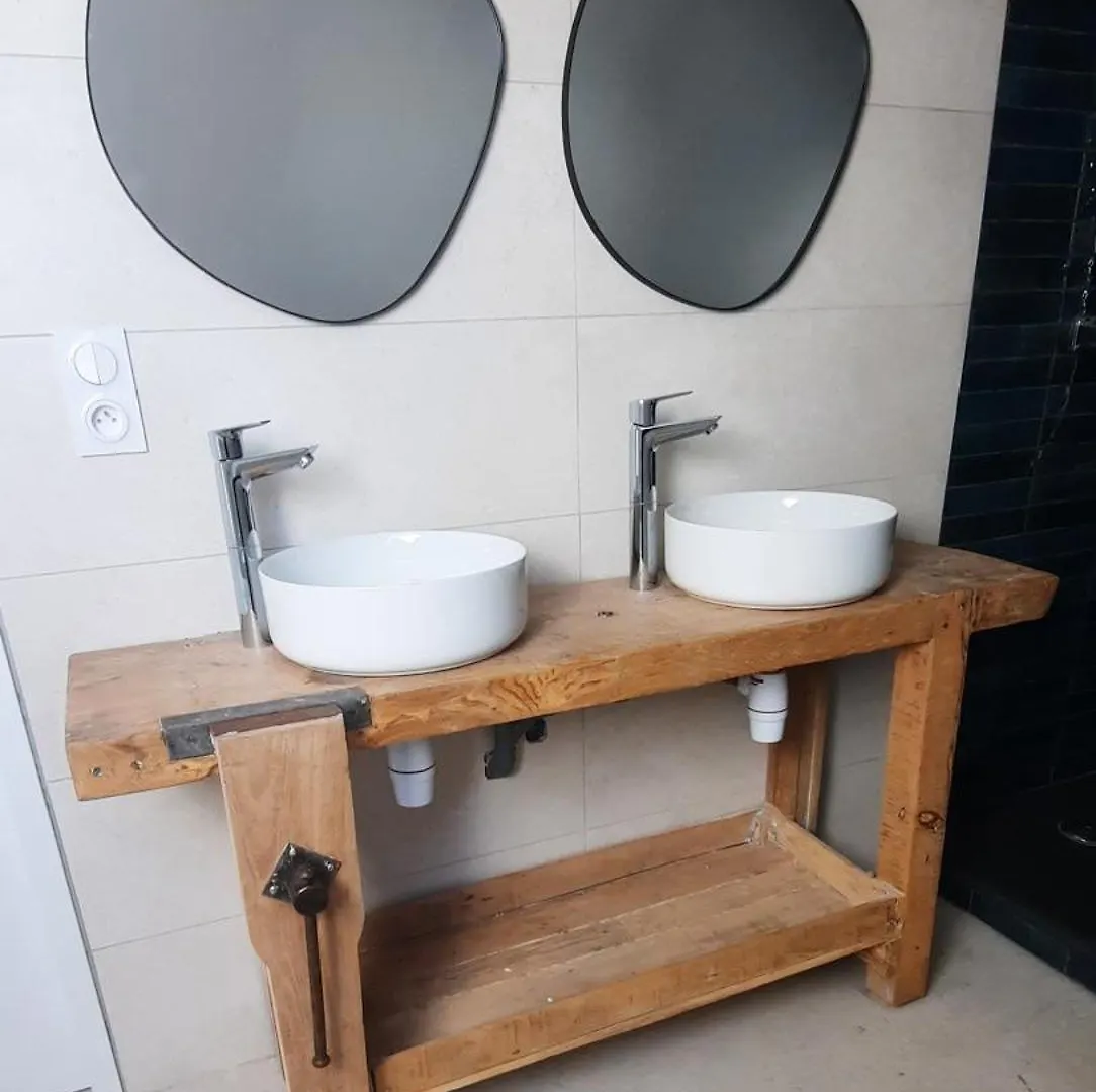 לינה וארוחת בוקר Plaintel Chambre Spacieuse Avec Piscine Privative